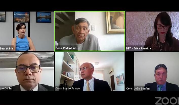Sessão do Tribunal de Contas do Estado (TCE-BA) realizada na manhã desta quarta-feira (20)