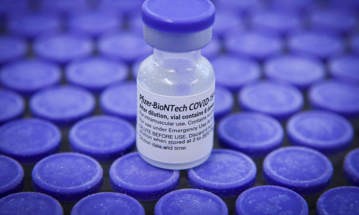 Brasil recebe 2,2 milhões de doses de vacinas da Pfizer Brasil recebe 2,2 milhões de doses de vacinas da Pfizer