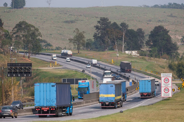 Segundo o presidente, 750 mil caminhoneiros vão receber o novo benefício
