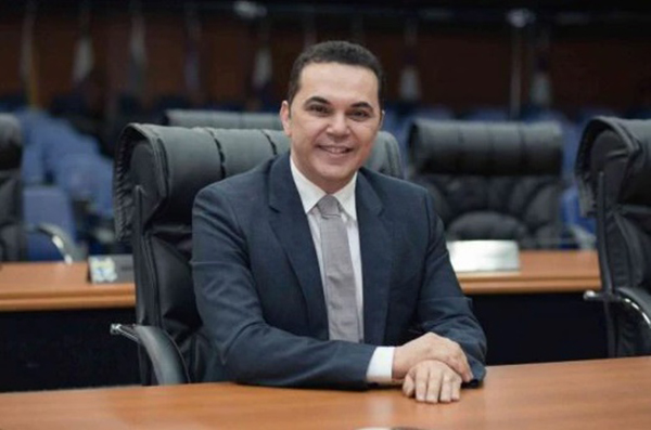 O deputado estadual Jalser Renier ocupou a presidência da Assembleia Legislativa de Roraima de 2015 a 2020