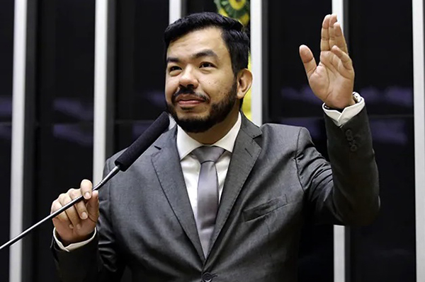 O deputado federal Loester Trutis alega ter sido vítima de atentado O deputado federal Loester Trutis alega ter sido vítima de atentado