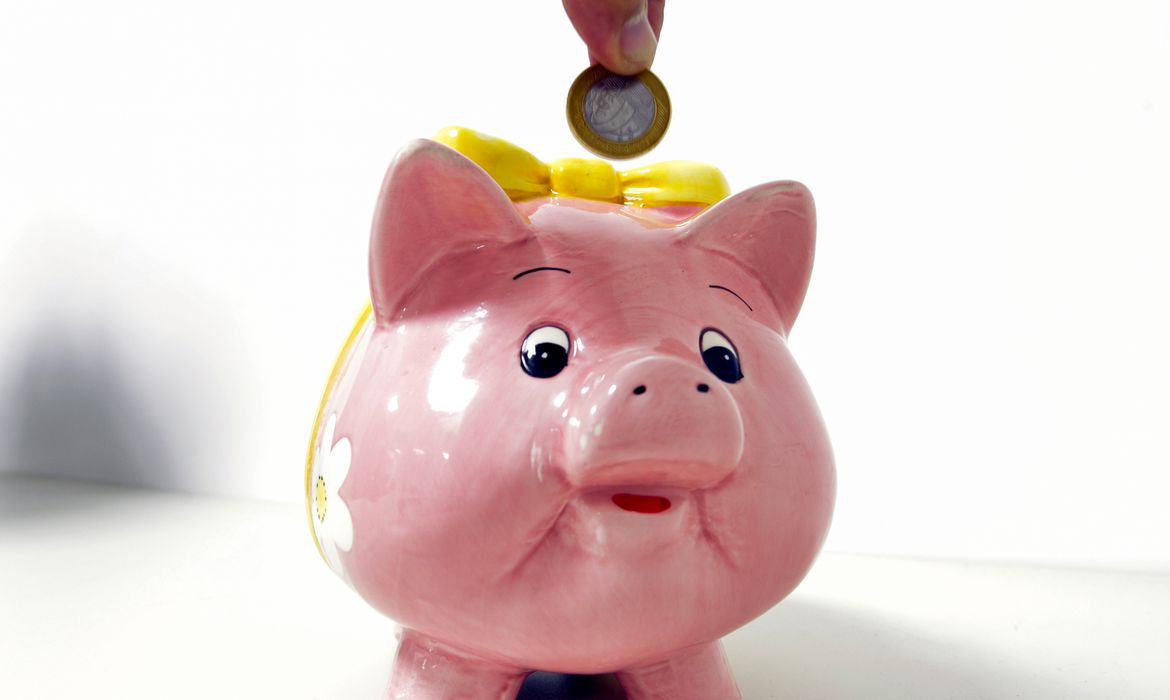 Saques são os maiores da série histórica para o mês