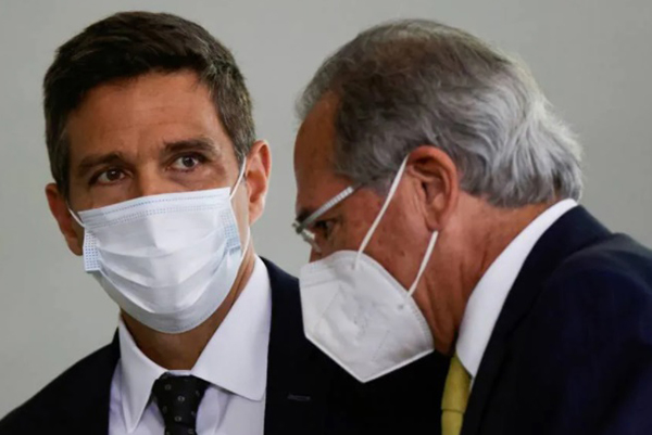 O presidente do Banco Central, Roberto Campos Neto, ao lado do ministro da Economia, Paulo Guedes 