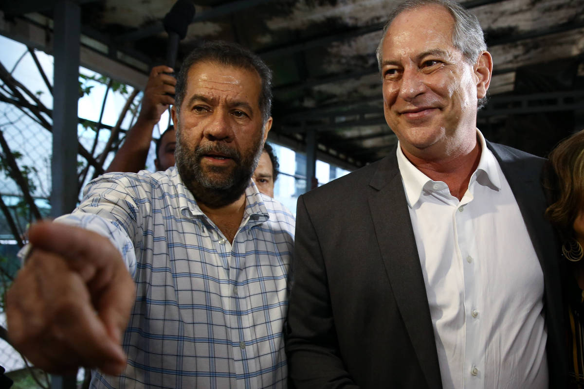 Carlos Lupi afirma que foi comunicado sobre acordo da bancada minutos antes da votação