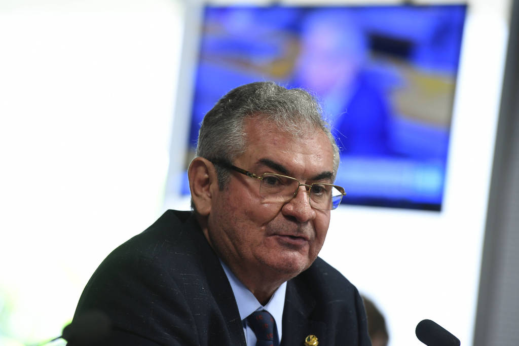 O senador Angelo Coronel (PSD-BA), em audiência pública, em Brasília O senador Angelo Coronel (PSD-BA), em audiência pública, em Brasília