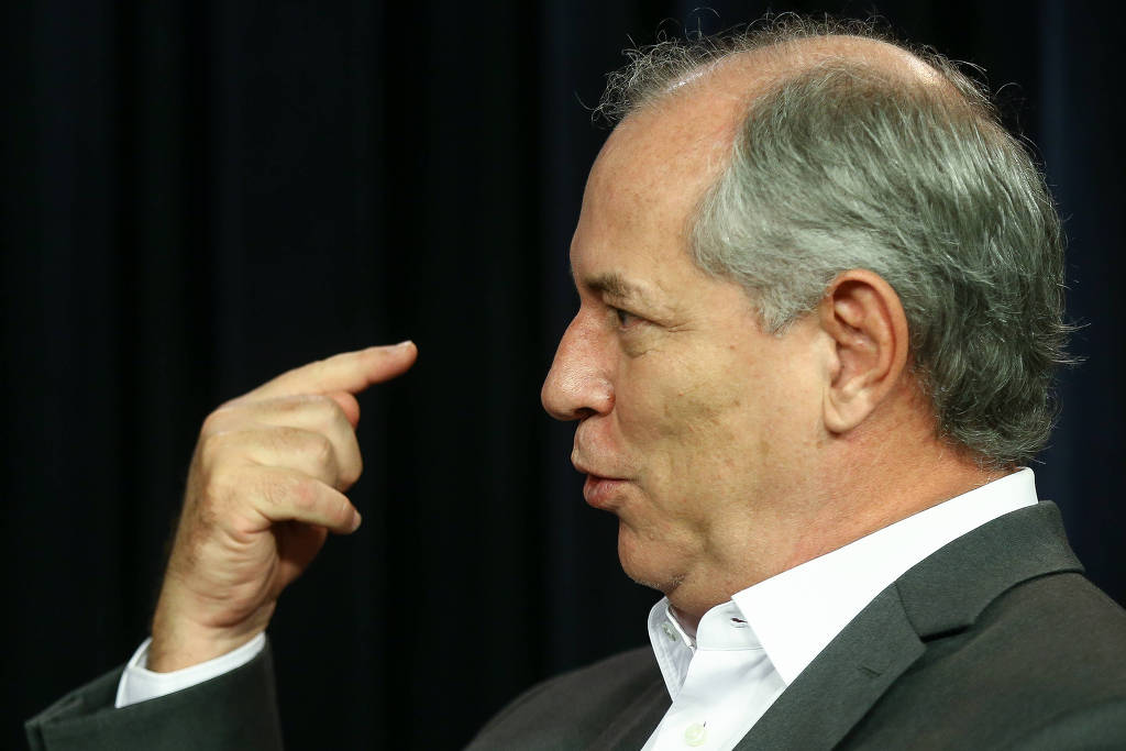 O ex-ministro e ex-governador do Ceará Ciro Gomes (PDT) durante entrevista ao programa de entrevistas da Folha