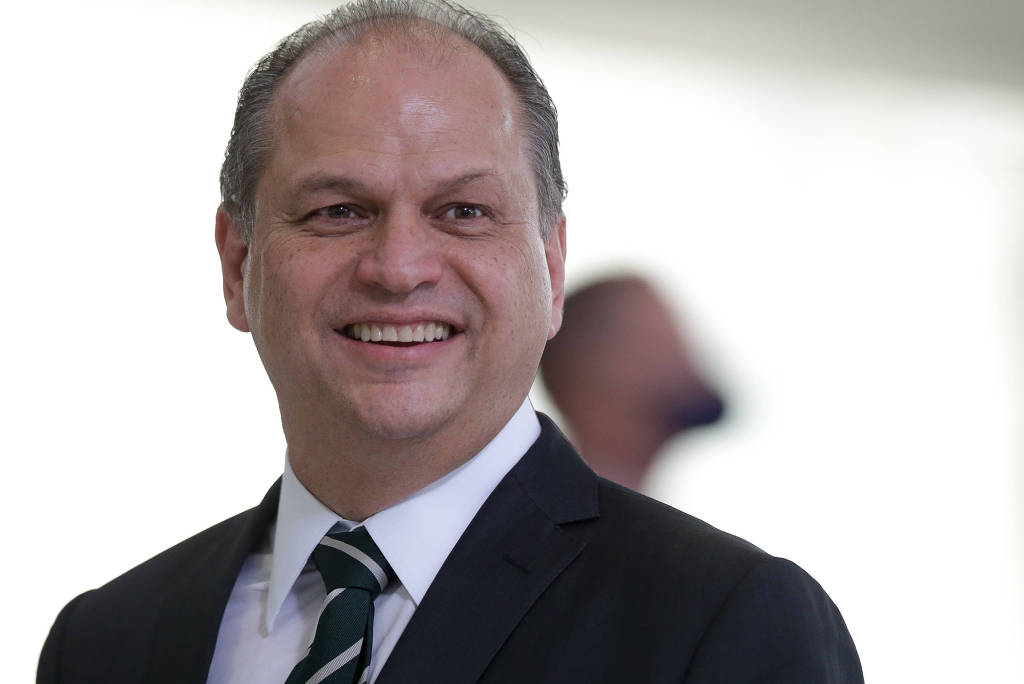 O líder do governo na Câmara Ricardo Barros (PP-PR) durante solenidade de lançamento do programa Voo Simples, no Palácio do Planalto O líder do governo na Câmara Ricardo Barros (PP-PR) durante solenidade de lançamento do programa Voo Simples, no Palácio do Planalto