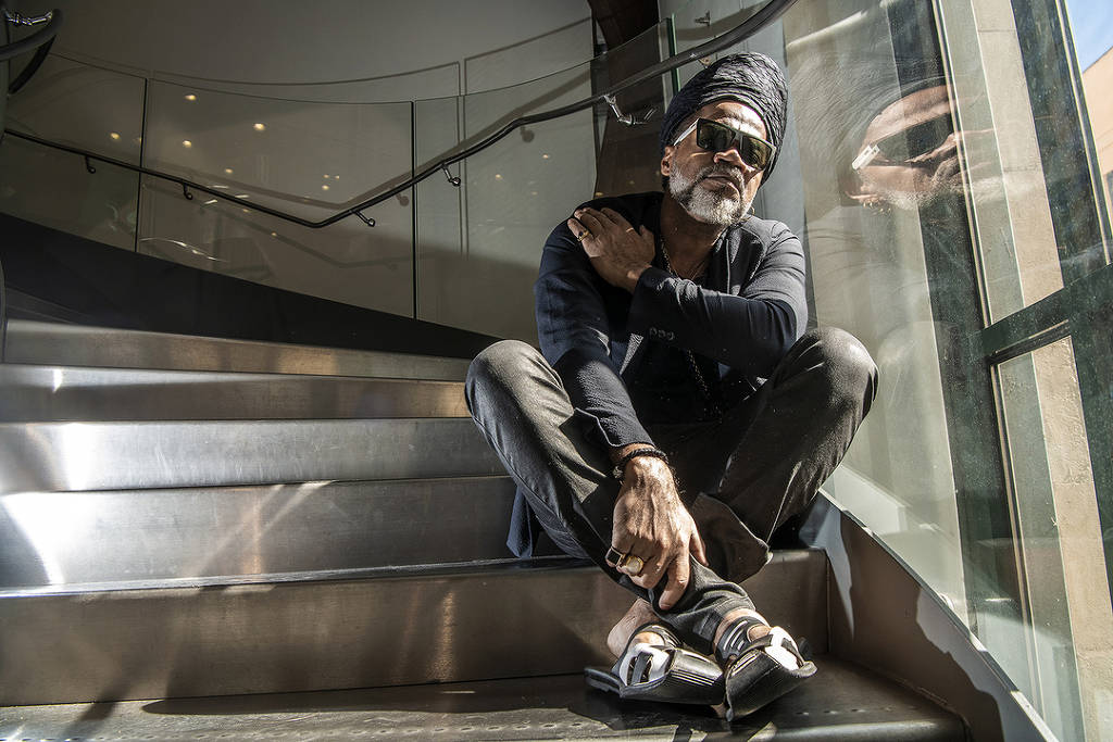 Carlinhos Brown, 58, fala sobre cancelamento e Oscar