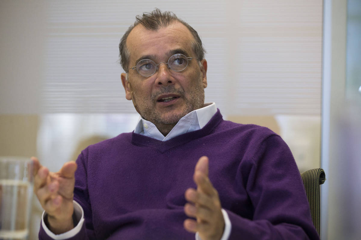 Ex-presidente do BC avalia que autoridade monetária segue atrás da curva no combate contra a inflação Ex-presidente do BC avalia que autoridade monetária segue atrás da curva no combate contra a inflação