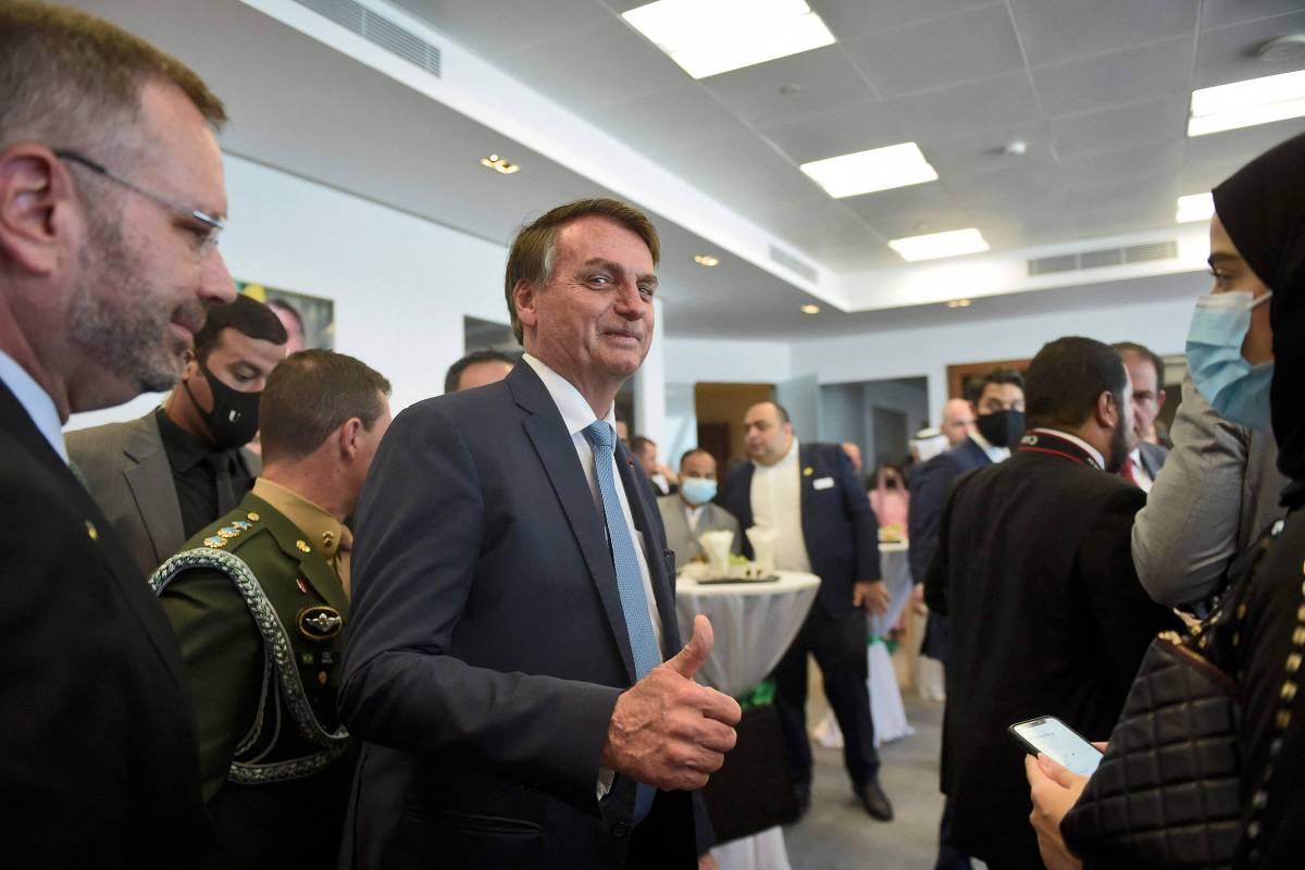 Agência defende que só pessoas imunizadas cruzem a fronteira por terra, além da apresentação do certificado para voos internacionais