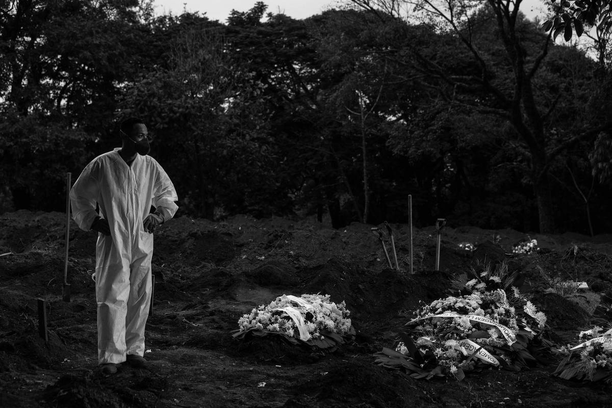 País já tem mais de 611 mil óbitos pela doença; cerca de 59% dos brasileiros já receberam as duas doses ou a vacina da Janssen País já tem mais de 611 mil óbitos pela doença; cerca de 59% dos brasileiros já receberam as duas doses ou a vacina da Janssen