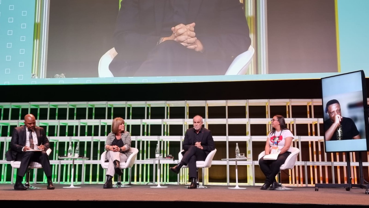 Ana Paula Matos participa do congresso sobre cidades inteligentes