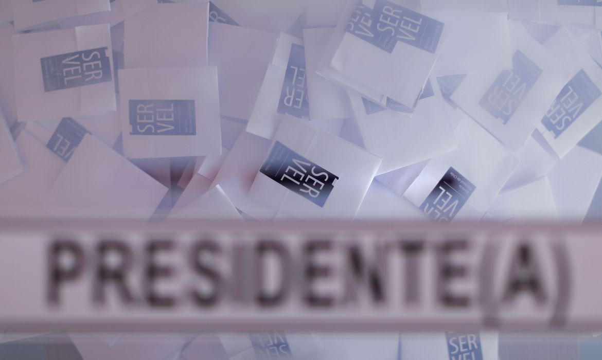 Pleito será definido em 19 de dezembro, entre Kast e Boric