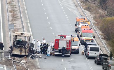 Veículo ia de Istambul, na Turquia, para a Macedônia do Norte