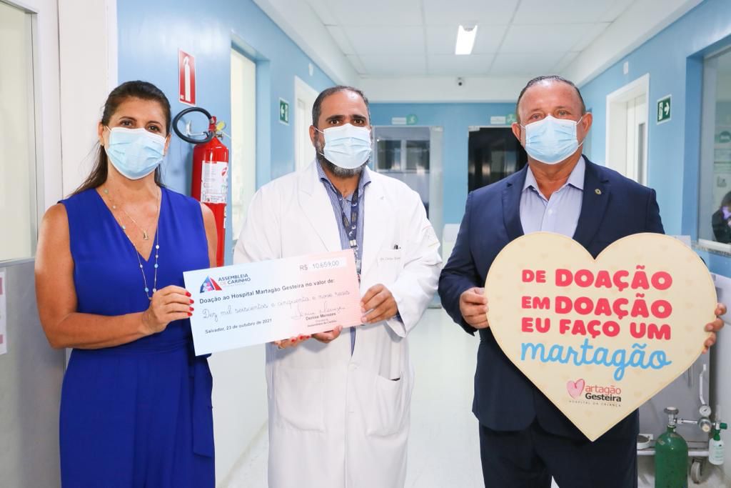 Chefe do Legislativo estava em companhia de sua mulher, Denise Menezes, presidente da Assembleia de Carinho