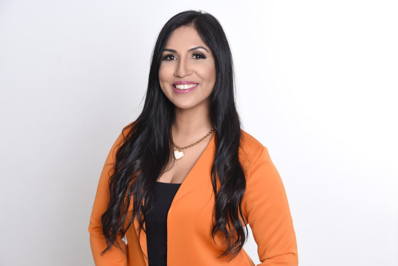 Fabrizia Queiroz é mestre e doutora em Educação pela UFBA