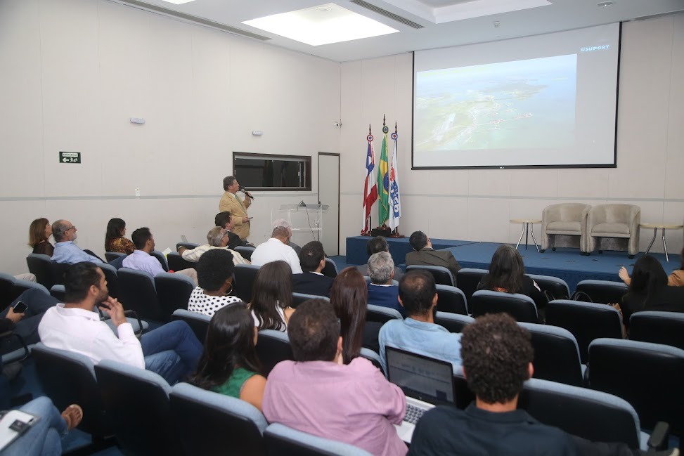 O evento terá como foco o debate entre usuários e o Ministério da Economia sobre a competitividade brasileira no comércio exterior O evento terá como foco o debate entre usuários e o Ministério da Economia sobre a competitividade brasileira no comércio exterior