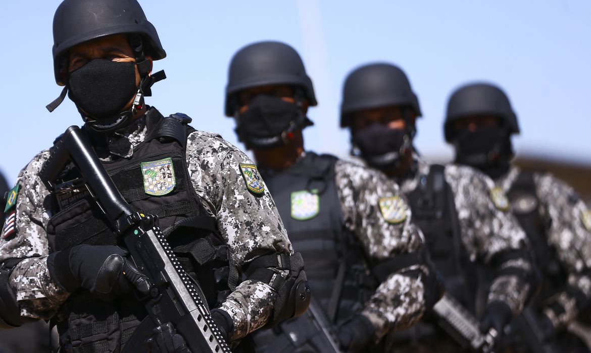 Recursos serão aplicados na valorização de profissionais Recursos serão aplicados na valorização de profissionais