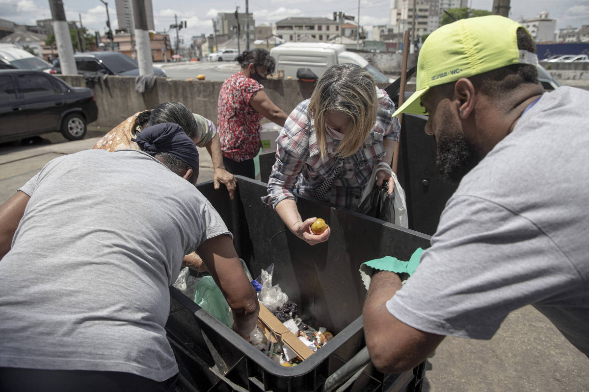 89% avaliam que fome no Brasil aumentou; 23% dos mais pobres deixaram de fazer alguma refeição 89% avaliam que fome no Brasil aumentou; 23% dos mais pobres deixaram de fazer alguma refeição