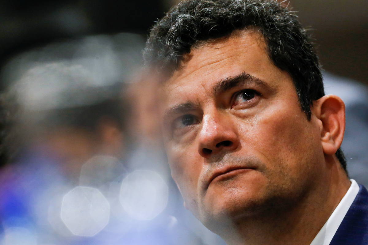 Ex-juiz e aliado, ele seguirá, no entanto, sob tiroteio para não ultrapassar o patamar de 10% do eleitorado