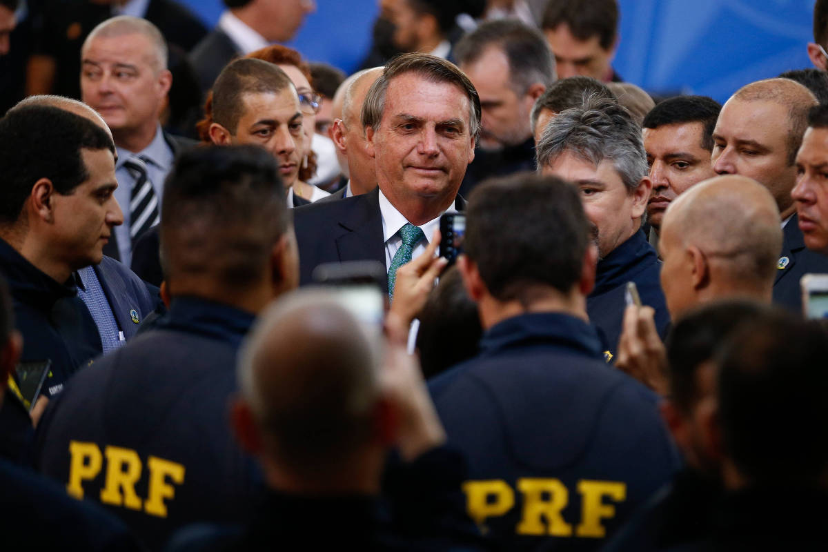 Remuneração seria de R$ 39,3 mil; decisão pode ficar para 2022 após Congresso prever verba menor à solicitada para reajuste