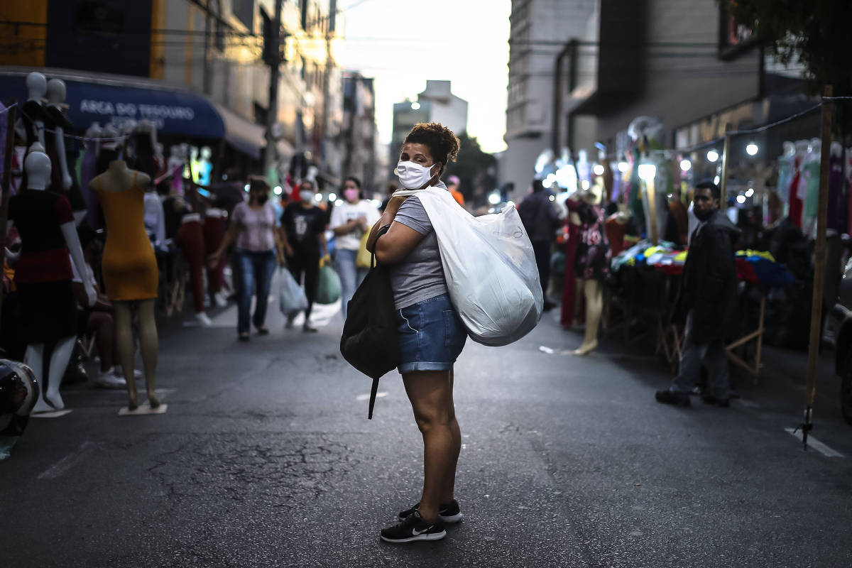 Maria de Lourdes leva mercadorias de São Paulo para o Rio de Janeiro