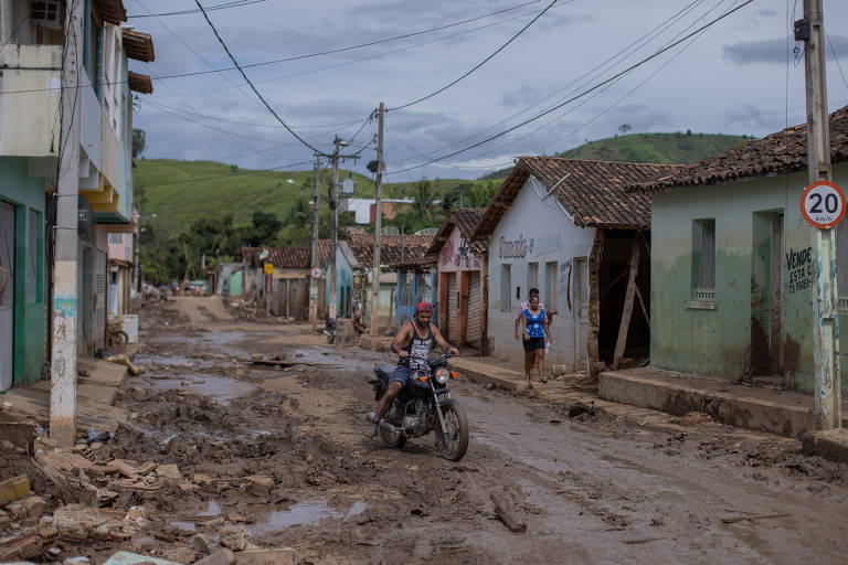 Cidade atingida pela chuva na Bahia Cidade atingida pela chuva na Bahia
