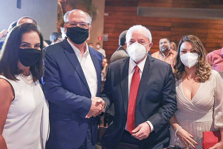 A reunião do ex-presidente Lula (PT) e do ex-governador Geraldo Alckmin (ex-PSDB) em um jantar, neste domingo (19), promovido pelo grupo de advogados Prerrogativas