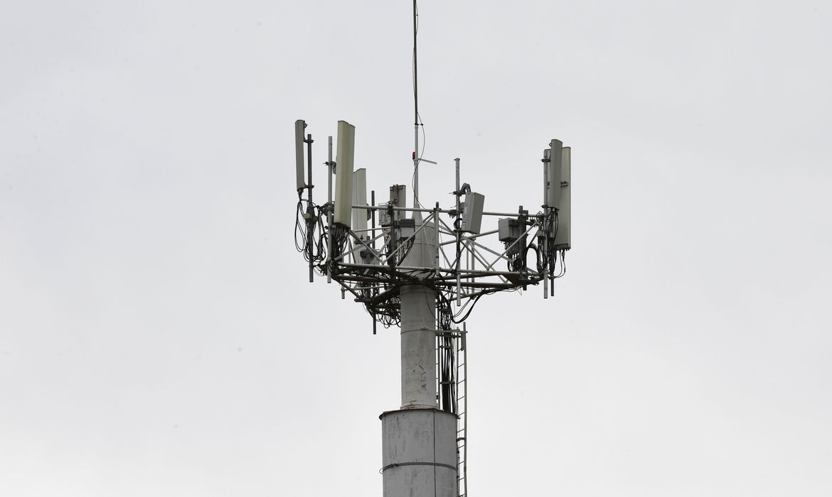 Banda C será substituída por Banda Ku em satélites de televisão