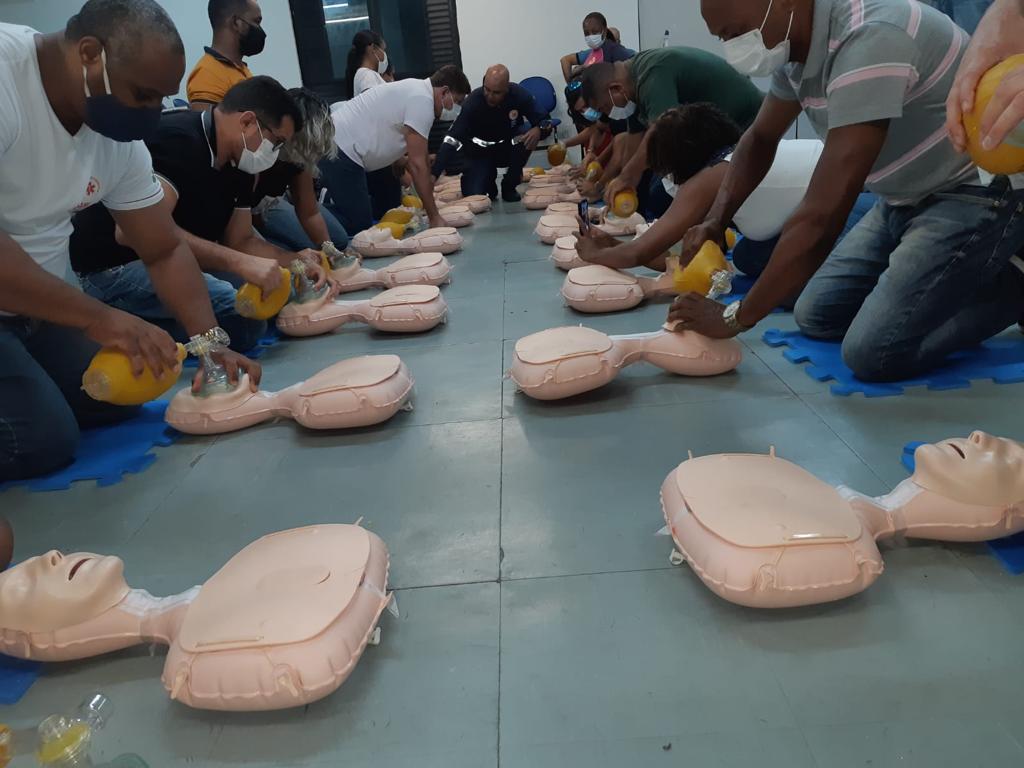 A iniciativa pretende garantir um primeiro socorro eficiente em casos de vítimas de paradas cardíacas ou arritmia severa