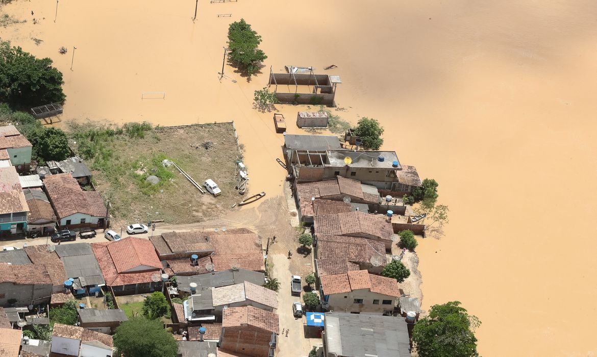 Cidade atingida pela chuva na Bahia