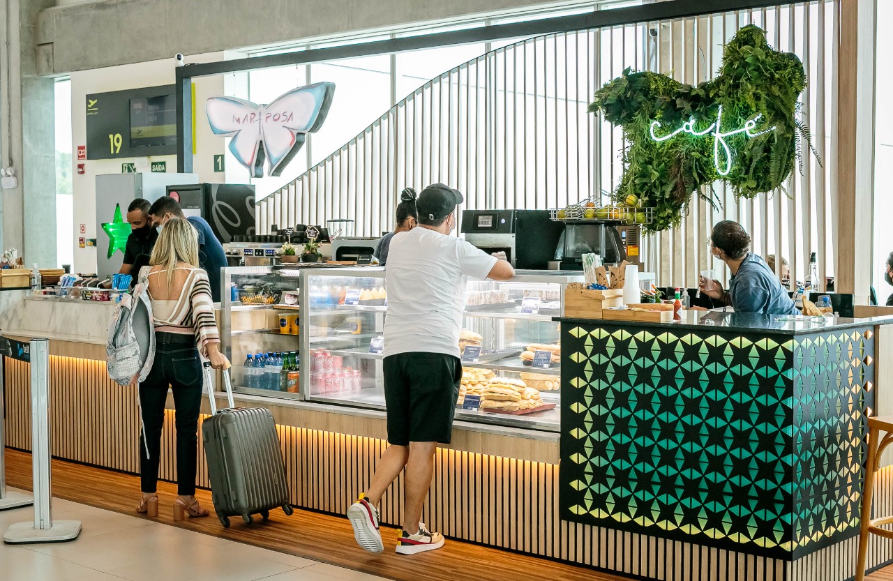 O Café Mariposa é uma das opções para quem passa pelo Aeroporto de Salvador