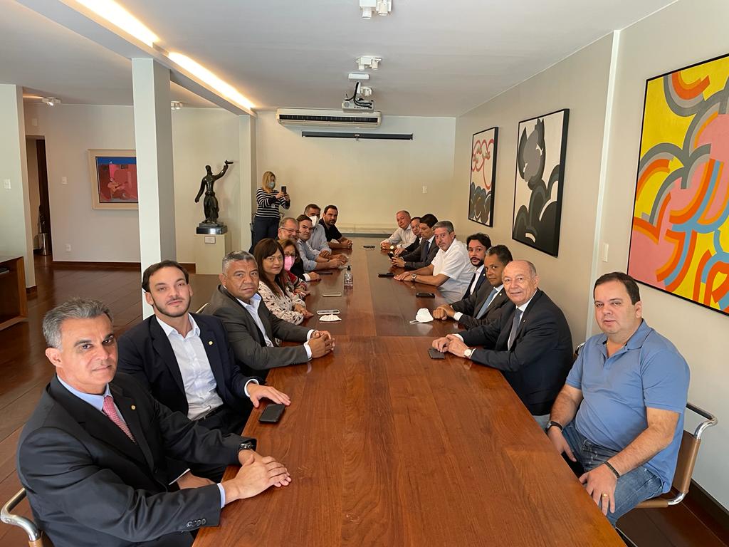 Leur Lomanto Jr. discute ações para cidades atingidas pelas fortes chuvas