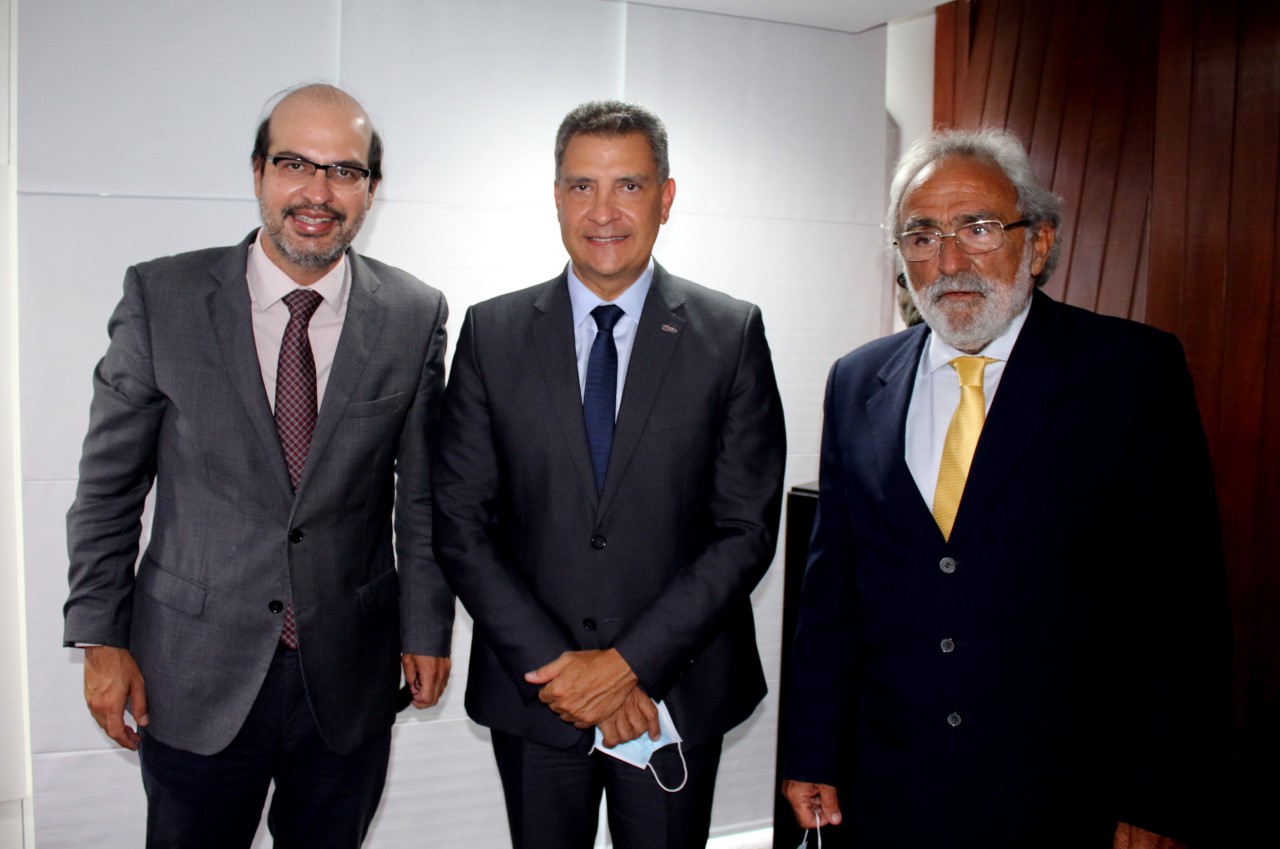 A posse ainda não teve data fixada, mas ocorrerá no início de janeiro