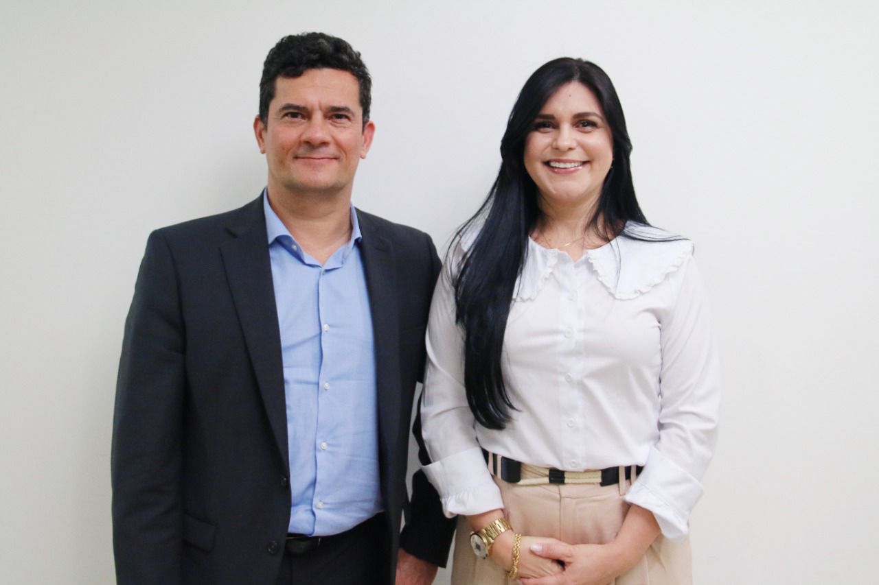 Ex-juiz federal Sérgio Moro (Podemos), pré-candidato à Presidência da República, e a deputada federal Dayane Pimentel (PSL)