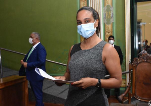 Vereadora Cris Correia (PSDB), presidente da Comissão de Educação da Câmara Municipal de Salvador Vereadora Cris Correia (PSDB), presidente da Comissão de Educação da Câmara Municipal de Salvador