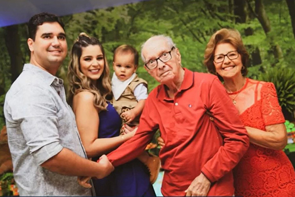 O advogado Genaro José de Oliveira com familiares