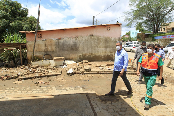 Rui Costa visita áreas atingidas pelas chuvas na Bahia