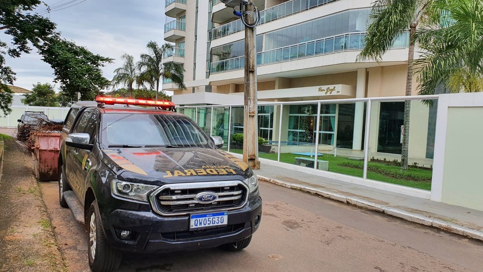 STJ determinou afastamento das funções do chefe de gabinete, do secretário de Indústria, Ciência e Tecnologia e de mais dois funcionários STJ determinou afastamento das funções do chefe de gabinete, do secretário de Indústria, Ciência e Tecnologia e de mais dois funcionários