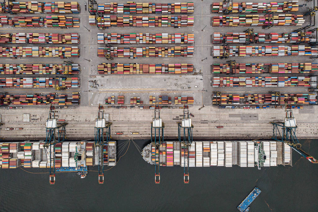 Um dos 55 terminais de carga do Porto de Santos, o maior da América Latina