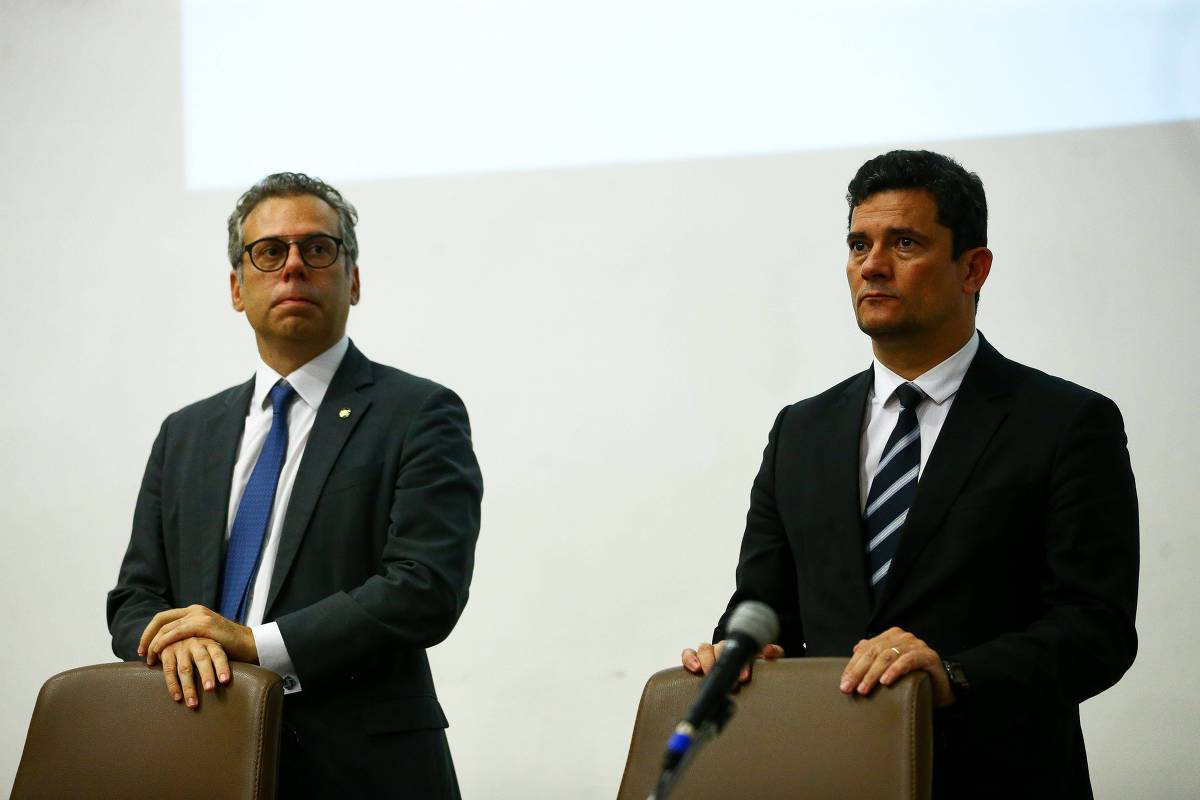 O professor Luciano Timm, quando trabalhava no Ministério da Justiça com o então titular da pasta, Sergio Moro, em março de 2020