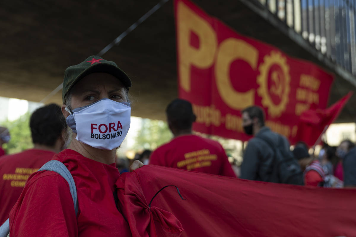 Protesto do PCO contra o governo de Bolsonaro na frente do Masp, na avenida Paulista