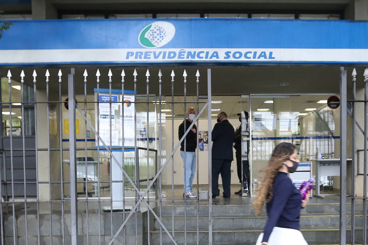 Agências do INSS podem acabar fechadas por falta de dinheiro para manutenção, limpeza e segurança