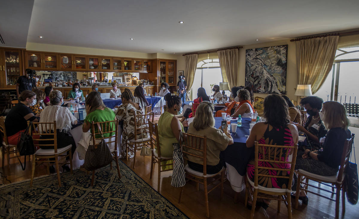 Nem mesmo a presidente do PT, Gleisi Hoffmann, fez menção direta ao ex-presidente