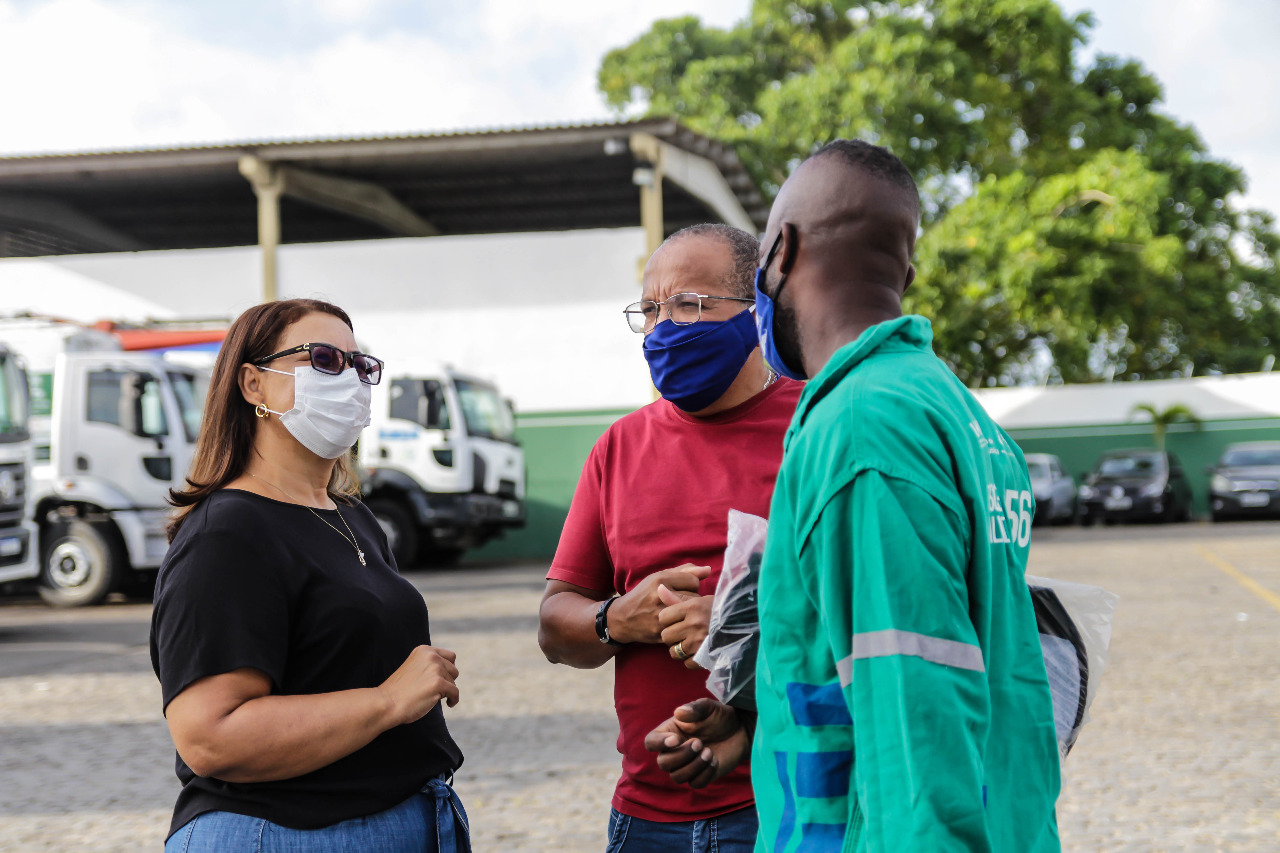 A coordenadora-geral do SindillimpBA Ana Angélica Rabello