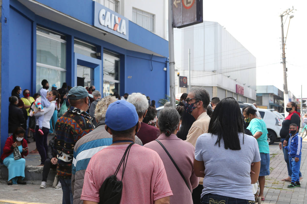 Servidores públicos com inscrição final 8 também recebem hoje Servidores públicos com inscrição final 8 também recebem hoje