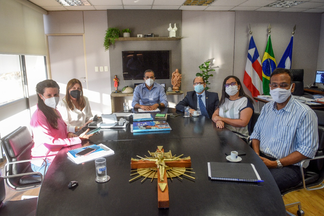 A oficialização do ato ocorreu no Palácio Thomé de Souza, com as presenças do prefeito Bruno Reis e do superintendente da SPU, Abelardo de Jesus Filho