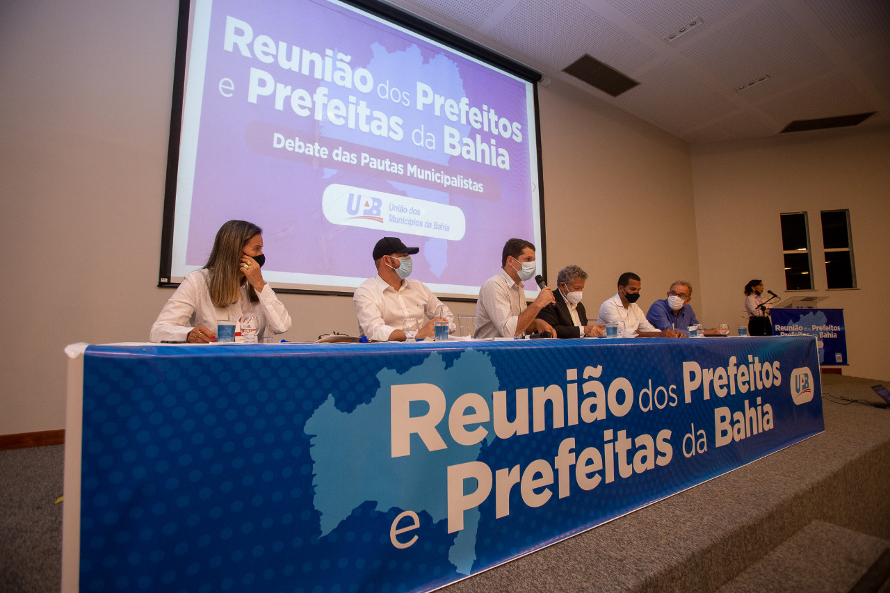 Reunião de prefeitos e prefeitas da Bahia foi realizada nesta terça-feira (25) na sede da UPB, em Salvador