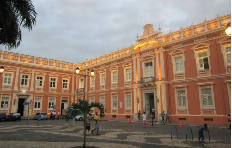 Alunos de todas as turmas estarão concentrados na frente da Sede Mater, no Terreiro de Jesus, a partir das 9h