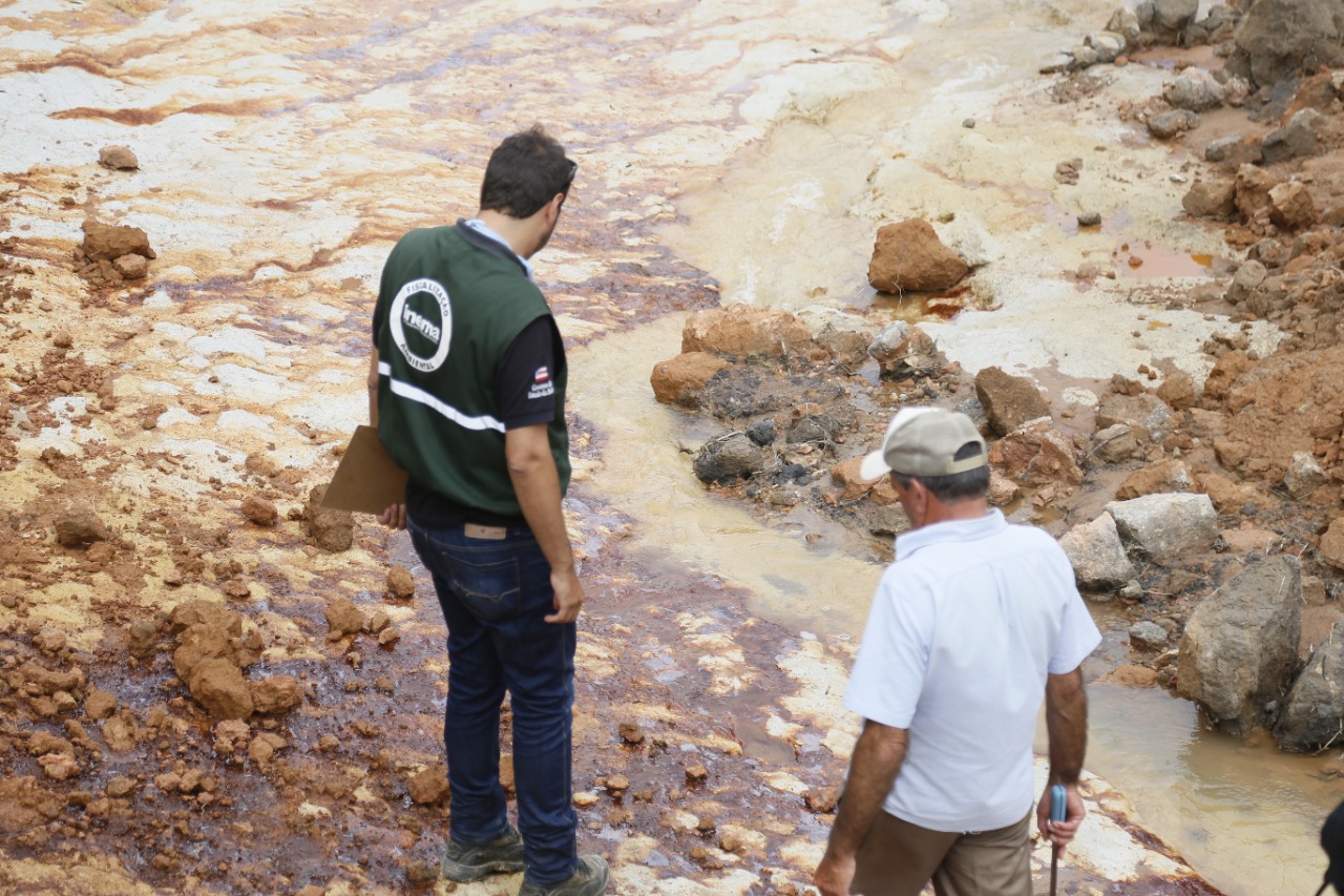 Técnicos vistoriam barragens atingidas